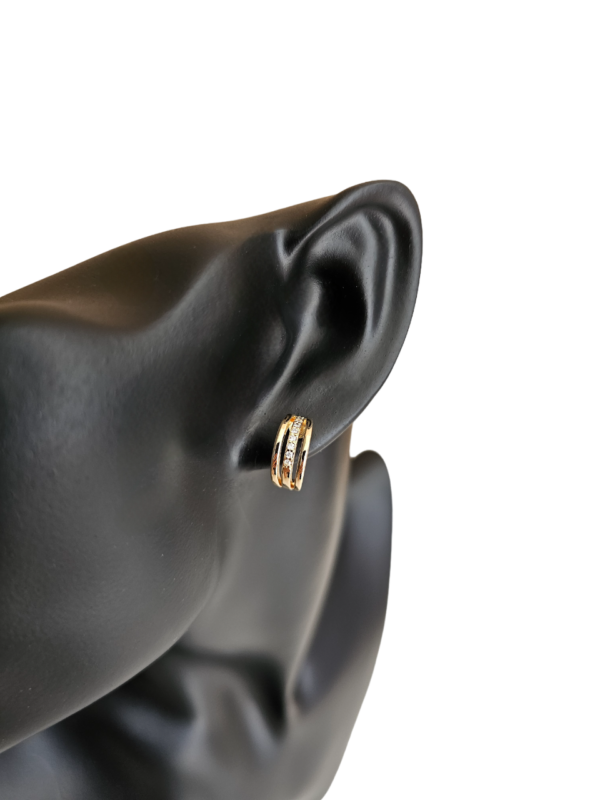 BRINCO MEIA LUA COM ZIRCÔNIAS