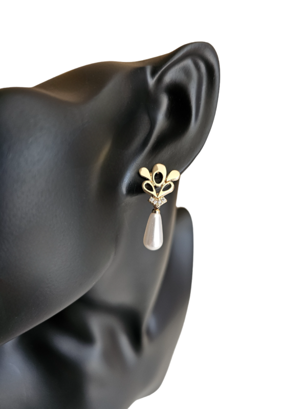 BRINCO GOTA COM ZIRCÔNIAS