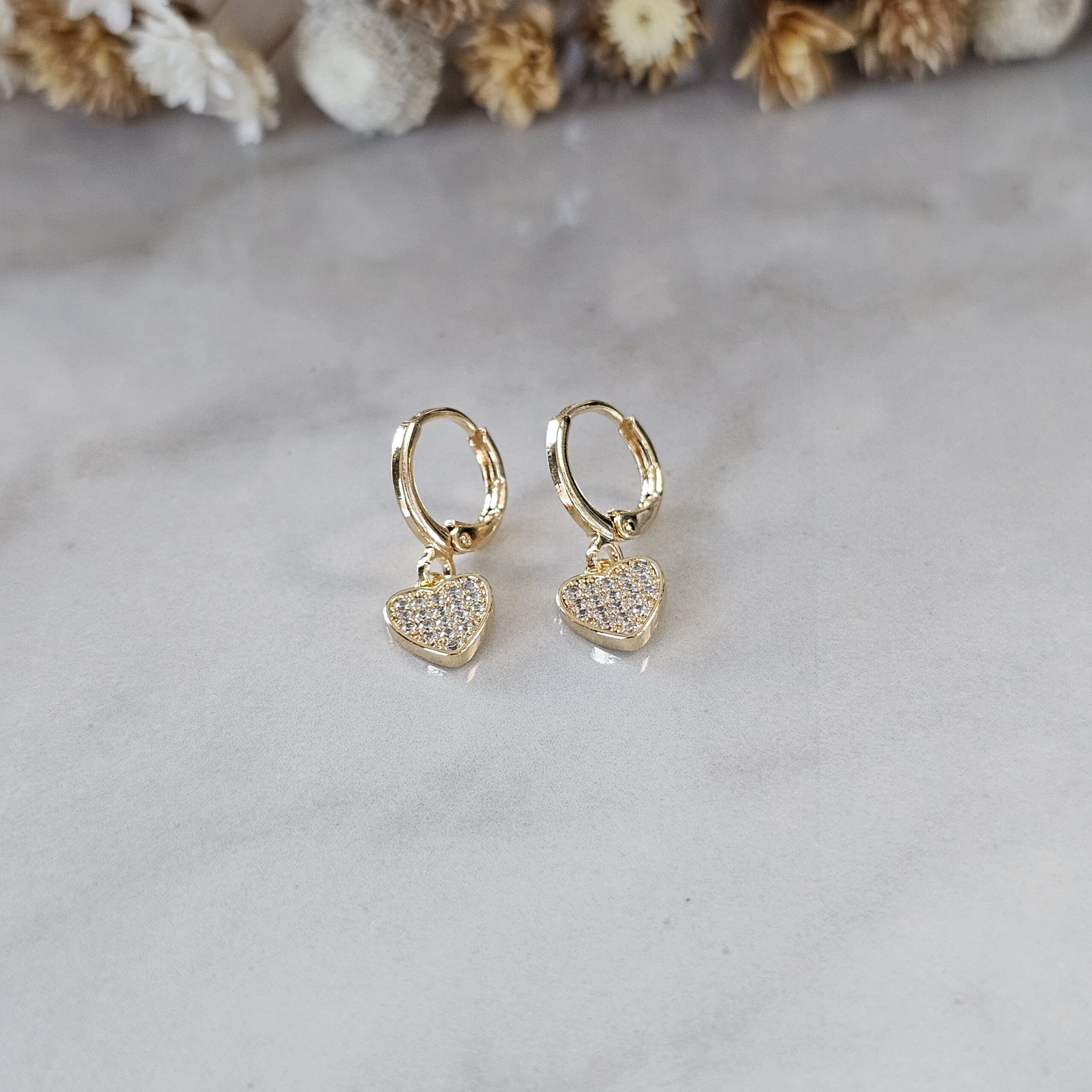 BRINCO ARGOLINHA CORAÇÃO COM ZIRCÔNIAS