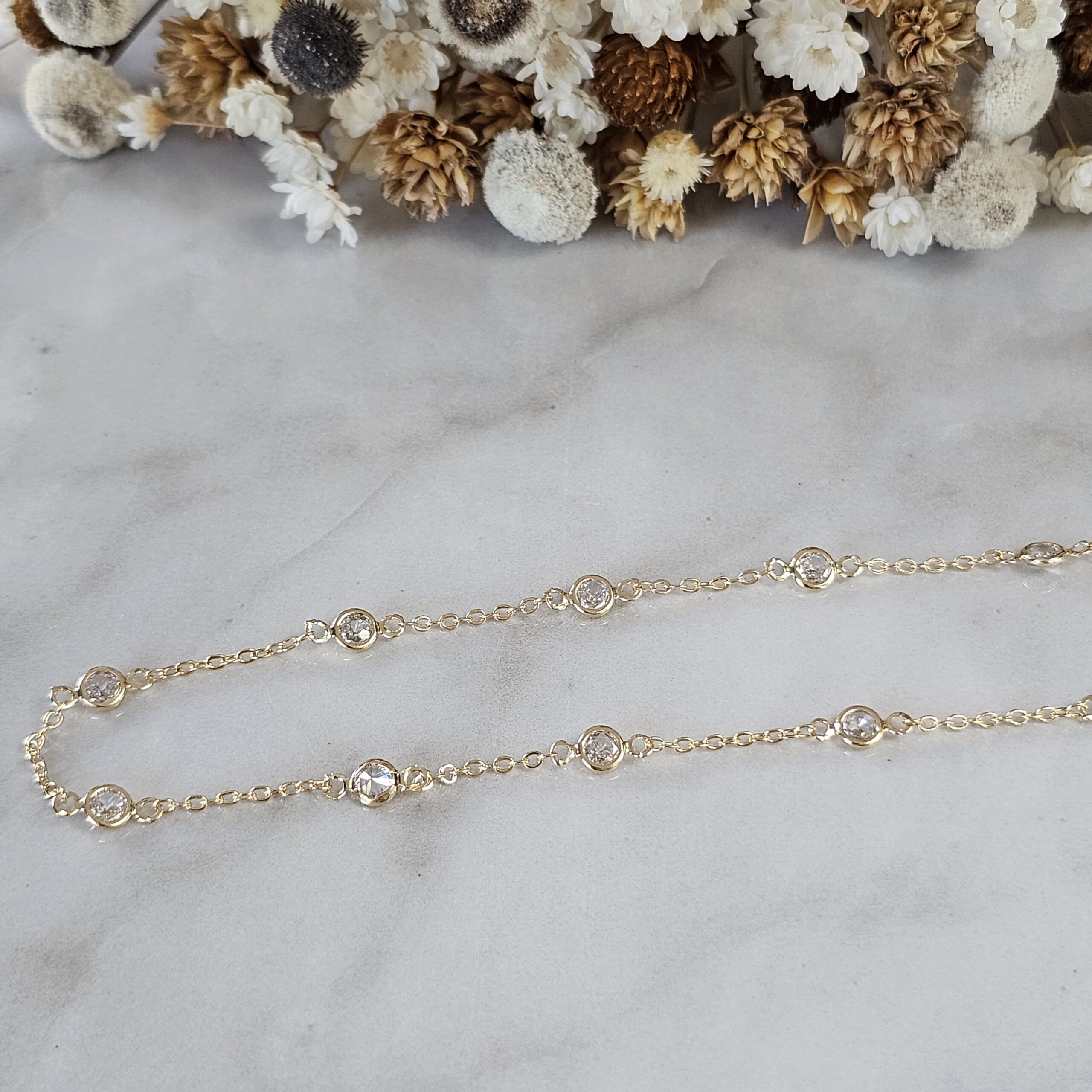 CHOKER COM BOLINHAS DE ZIRCÔNIA
