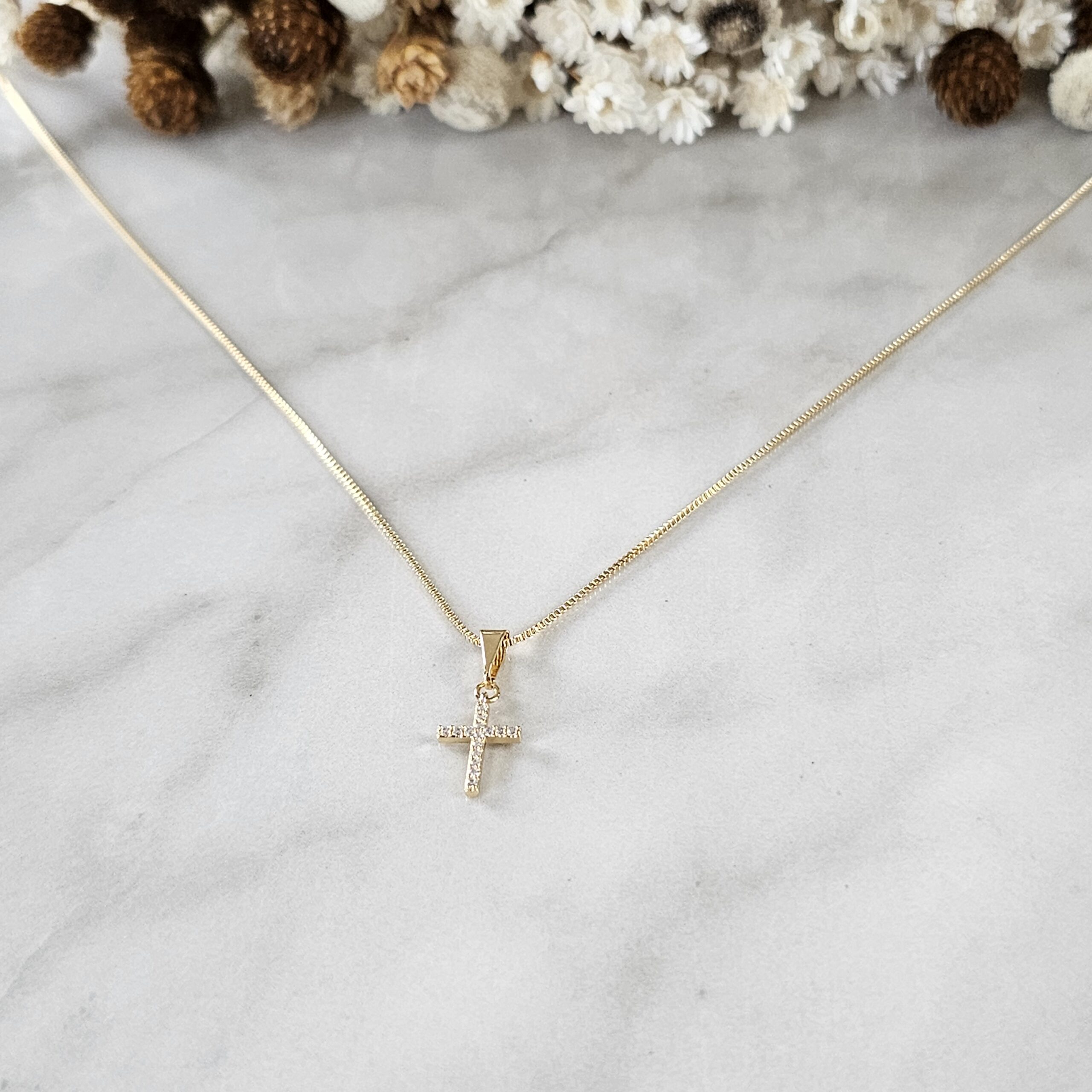COLAR CRUZ DE MICRO ZIRCÔNIAS